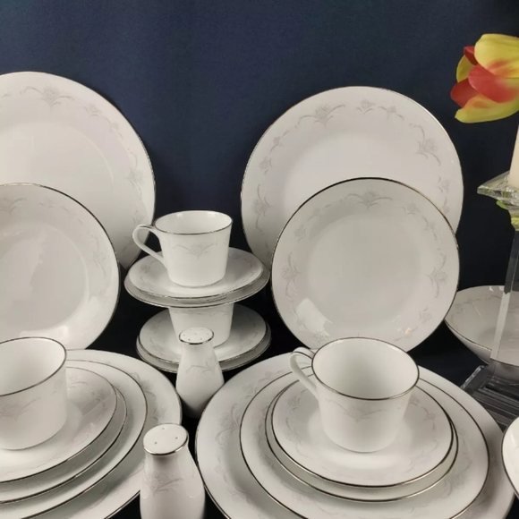 Vintage noritake dishware set - Picture 6 of 10
